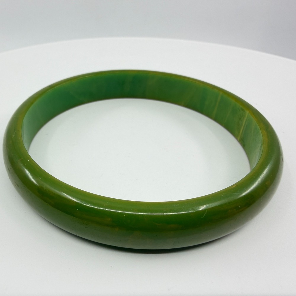 Vintage Green Bakelite Style Bangle Bracelet Smooth Minimalist Classic Stackable